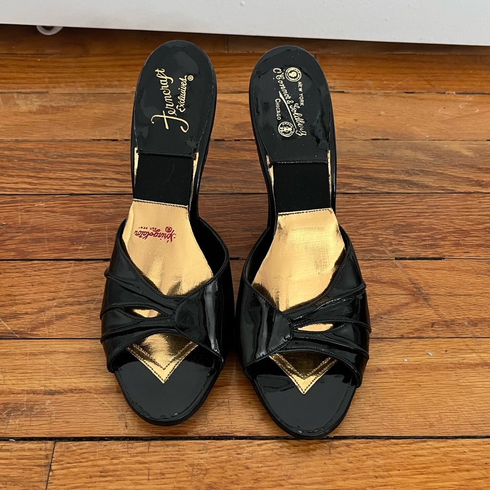 Black and Gold Patent Leather Heels with Knotted Strap